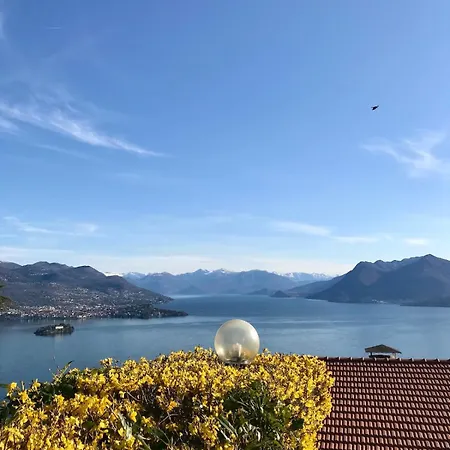 View Of Stresa In A In Someraro Apartamento *